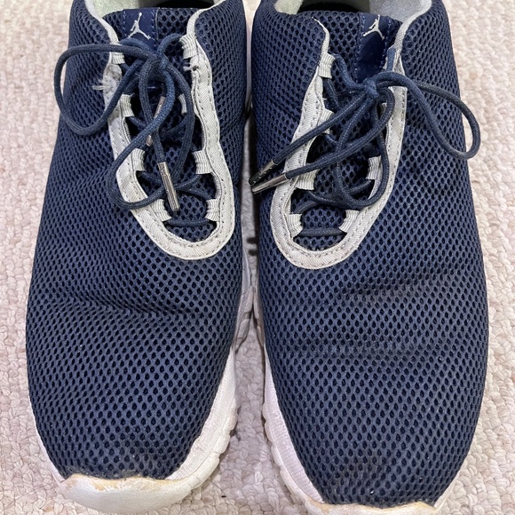 Mens sz 9.5 Jordans main image 4